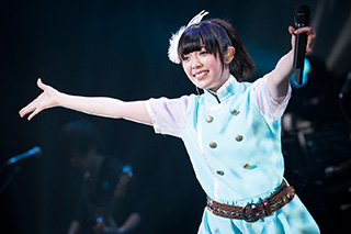 私の誇りは フロアに輝く星たちです 佐藤聡美ワンマンライブ15 しゅがちゅん 星たちの宴 レポート リスアニ Web アニメ アニメ音楽のポータルサイト