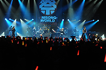 JAM Project、ロサンゼルスで開催の『ANISONG WORLD MATSURI“祭”』で7000人動員熱狂ライブを披露！