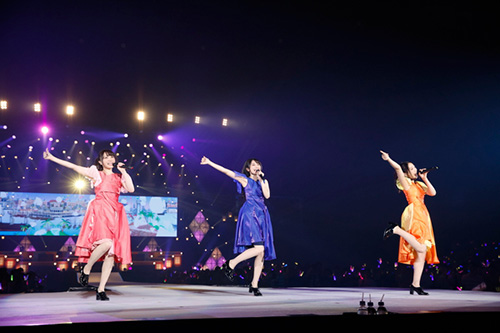 横浜という“港”で、あらたな一面も発揮したステージに！ “TrySail Live 2017 Harbor × Arena in YOKOHAMA”レポート - 画像一覧（2/6）