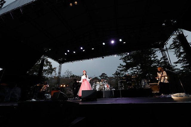 茅原実里が 出雲大社御奉納公演 一期一会 を開催 今年の夏には10年目の河口湖ライブを発表 リスアニ Web アニメ アニメ音楽のポータルサイト