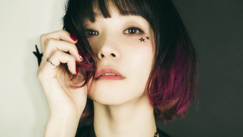 LiSA、自身初のベストアルバムがオリコンデイリーアルバムランキング1位、2位独占！各配信チャートも上位を独占、16冠を記録！！