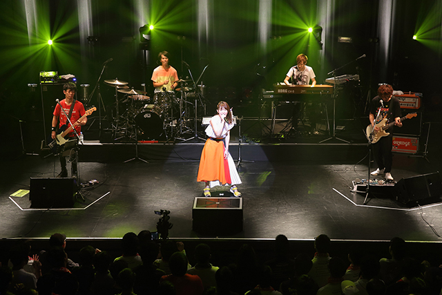 最新アルバムを携えたツアー「小松未可子TOUR 2018 “Personal Terminal”」東京公演レポート！ - 画像一覧（1/5）