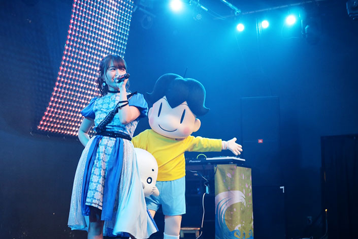 尾崎由香、2期連続NHK Eテレアニメ「少年アシベ GO!GO!ゴマちゃん」OPテーマ曲に決定！アシベとゴマちゃんもかけつけ、新曲「Smile! Smile! Smile!」を初披露！