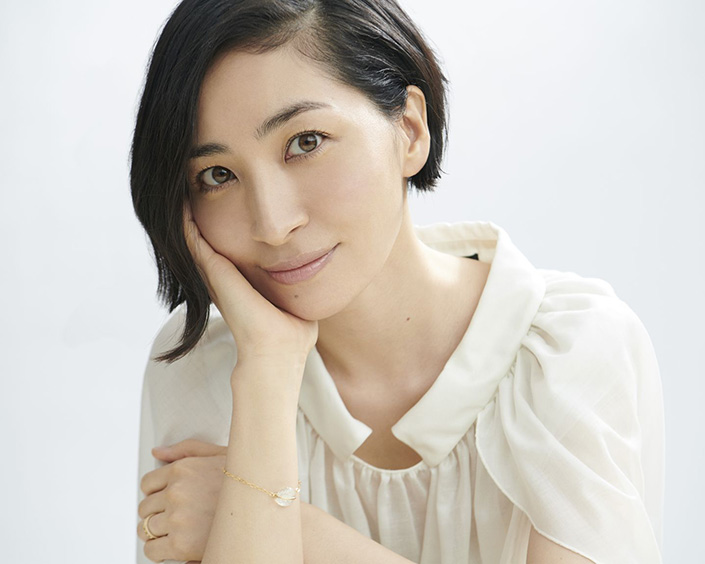 坂本真綾 7月15日発売 25周年記念アルバム シングルコレクション アチコチ ジャケット写真 新アーティスト写真公開 リスアニ Web アニメ アニメ音楽のポータルサイト