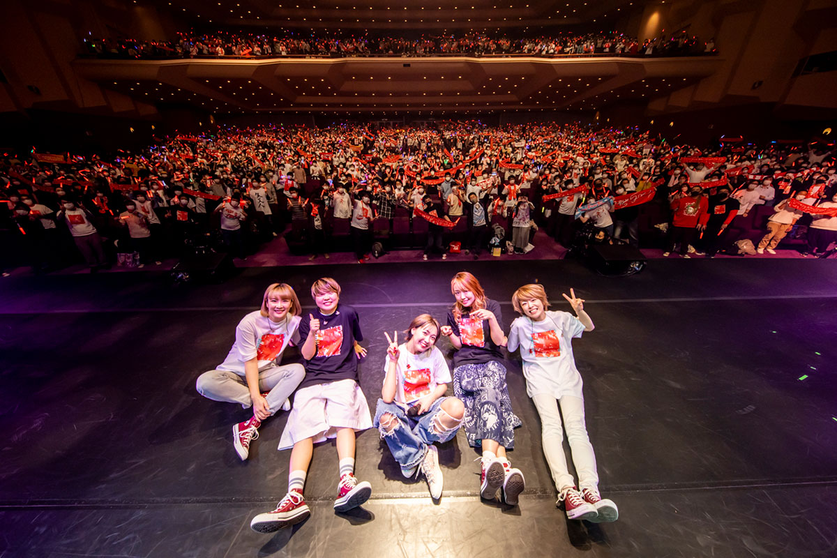 【ライブレポート】「ここにいる君が私の生きる原動力です――。斉藤朱夏、ワンマンライブ“朱演2021『つぎはぎのステージ』”で溢れ出たファンへの想い - 画像一覧（14/16）