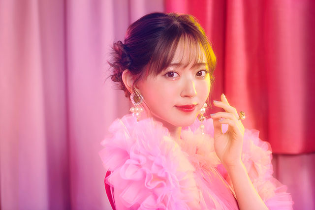 鈴木愛理 初の単独アニソン挑戦、新曲「ハートはお手上げ」が6月1日にリリース！　4月22日には先行配信開始＆MVプレミア公開決定