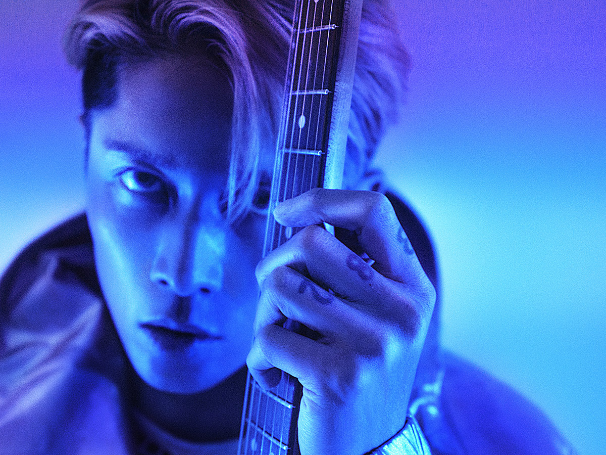 MIYAVI、アニソンカバーアルバム本日発売！リリックビデオ第４弾「ブルーバード」公開！