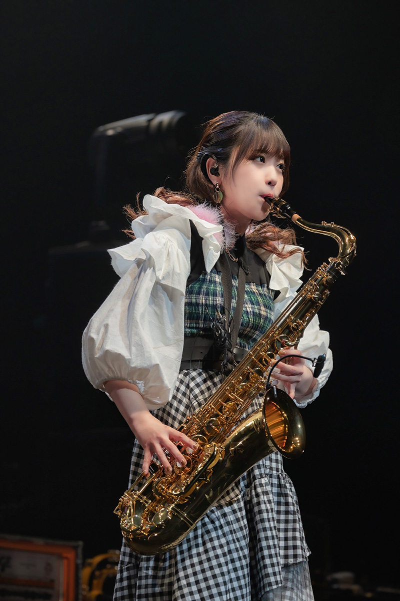 自身の誕生日であるクリスマスの日に響かせた“等身大の愛美サウンド”。愛美、ライブツアー“AIMI SOUND”ファイナル公演をレポート - 画像一覧（5/15）