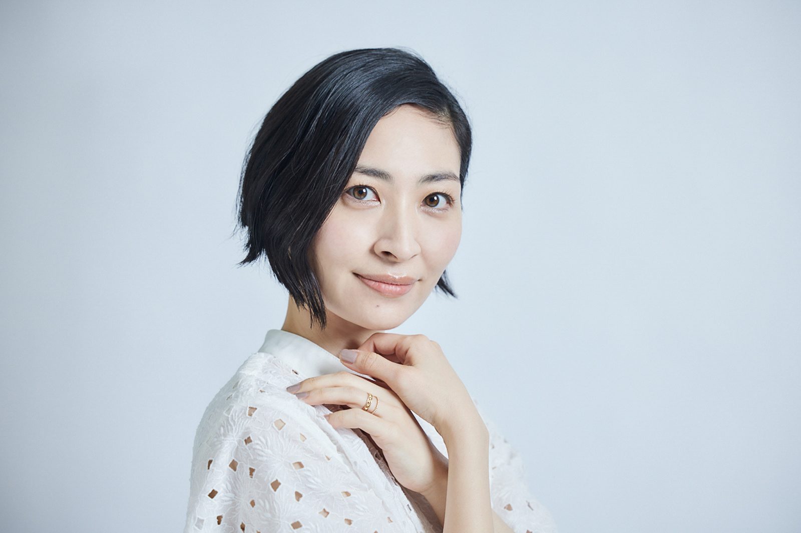 坂本真綾が 火狩りの王 から受け取ったメッセージ 救い を描いたというedテーマ まだ遠くにいる へ込めた想いを語る リスアニ アニメ アニメ音楽のポータルサイト