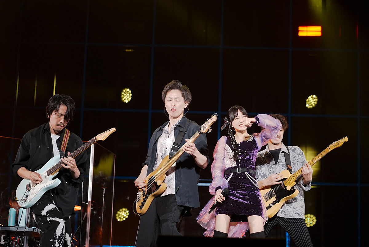 水瀬いのり、『Inori Minase LIVE TOUR 2023 SCRAP ART』ファイナル公演のオフィシャルライブレポートが到着！ –  リスアニ！ – アニソン・アニメ音楽のポータルサイト