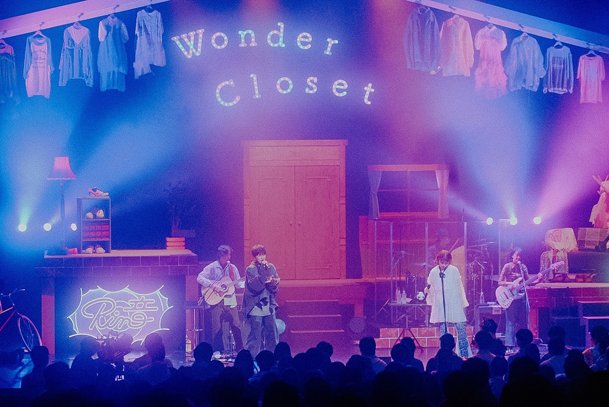 asmiとして歌い始めた4年間を網羅した、“愛”に溢れた空間に――“asmi special live「Wonder Closet」”東京公演レポート - 画像一覧（5/10）