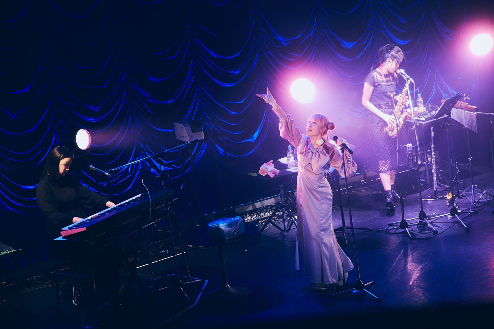 独自の世界観と共に音楽の楽しさを分かち合い、新たな世界へ飛躍するステージに――“降幡 愛 4th Live Tour USAGI”東京公演レポート