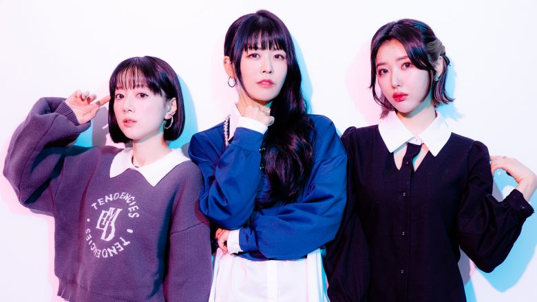 Roseliaの成長と変わらない“強さ”――相羽あいな、工藤晴香、志崎樺音がシングル「VIOLET LINE」とBlu-ray付生産限定盤収録のライブ“Farbe”を語る