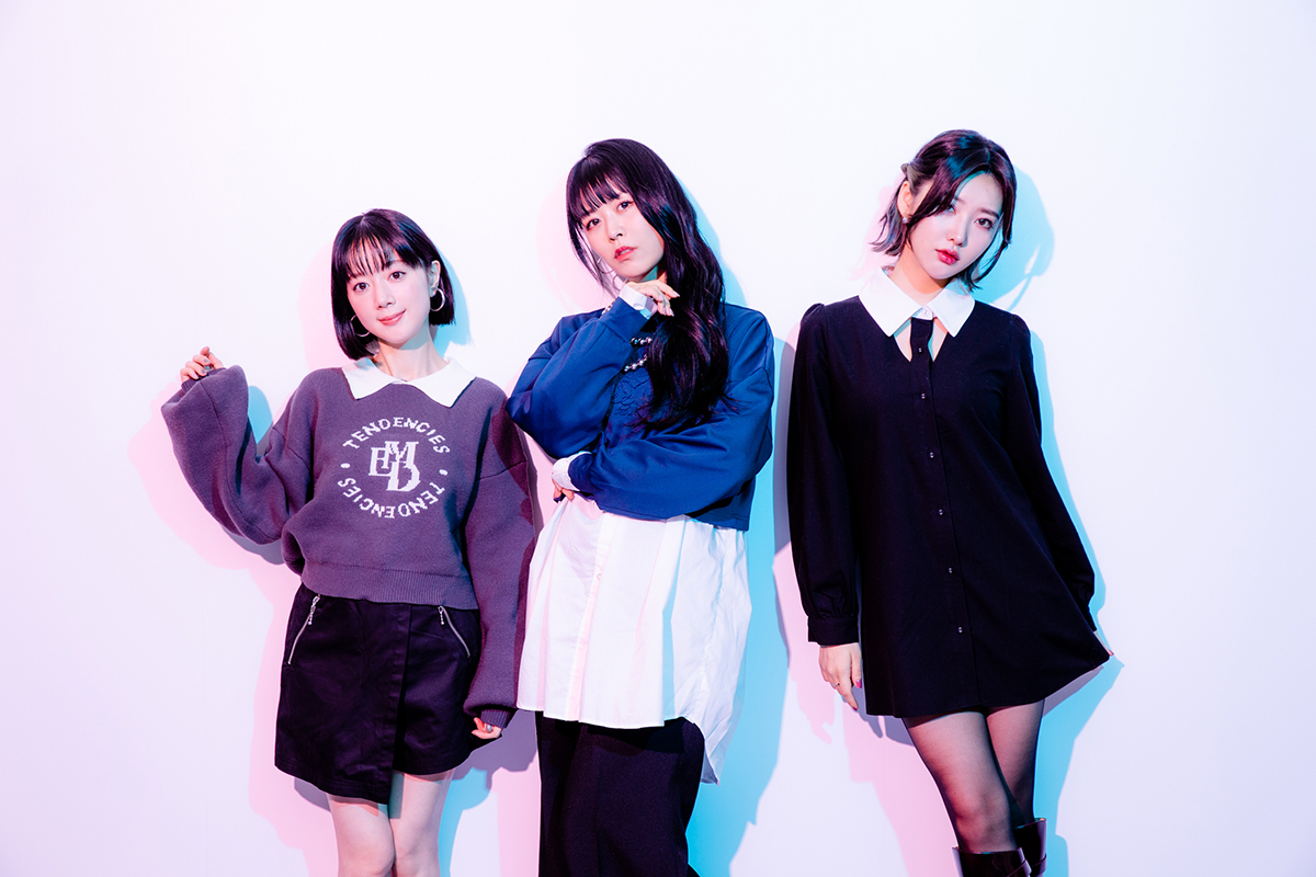 Roseliaの成長と変わらない“強さ”――相羽あいな、工藤晴香、志崎樺音がシングル「VIOLET LINE」とBlu-ray付生産限定盤収録のライブ“Farbe”を語る - 画像一覧（21/21）