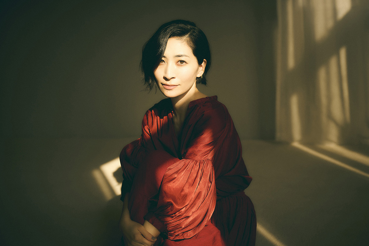 坂本真綾、シングル「抱きしめて」4月3日リリース!!「抱きしめて」MV