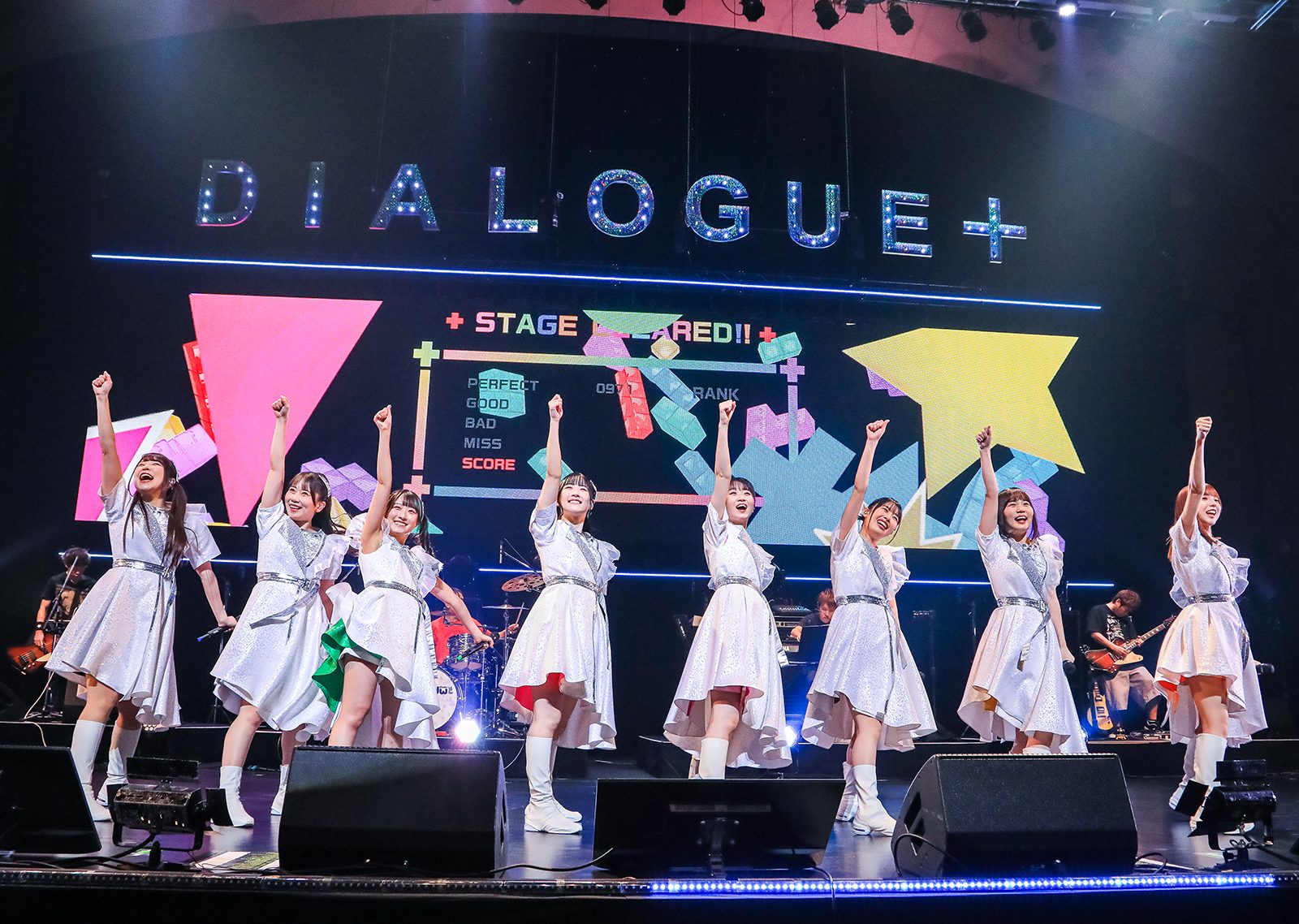 “LIFE”の1ページに確かに刻み込み、全力でぶつかった史上最大規模のワンマンライブ！ “DIALOGUE＋ LIVE 2024「LIFE is EASY？」”ライブレポート - 画像一覧（14/14）