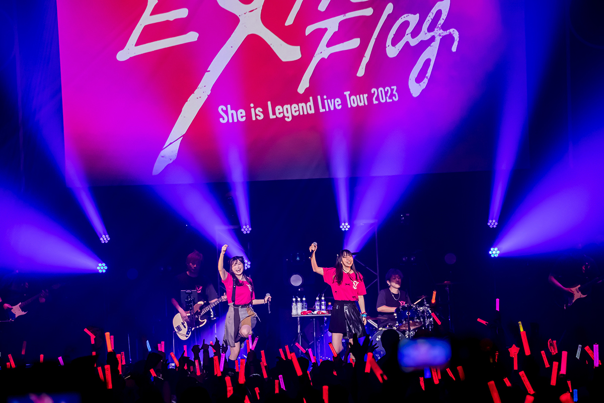 “あの日のふたりはあまりに無敵だった” ――伝説を残した初のライブツアー「She is Legend Live Tour 2023 “Extreme Flag”」ファイナル公演レポート - 画像一覧（4/15）