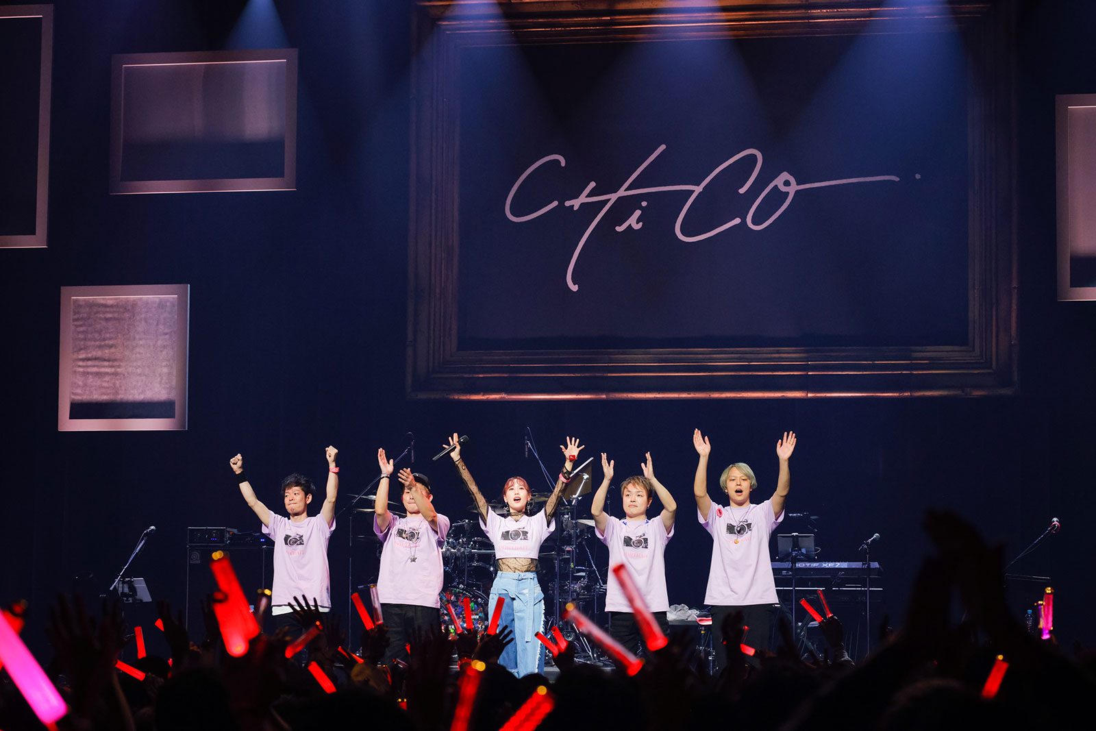 1stソロワンマンで見せたソロアーティスト・CHiCOの“PORTRAiT”。＜LAWSON presents CHiCO 1st Zepp Live 2024“PORTRAiT”＞をレポート！ - 画像一覧（1/12）