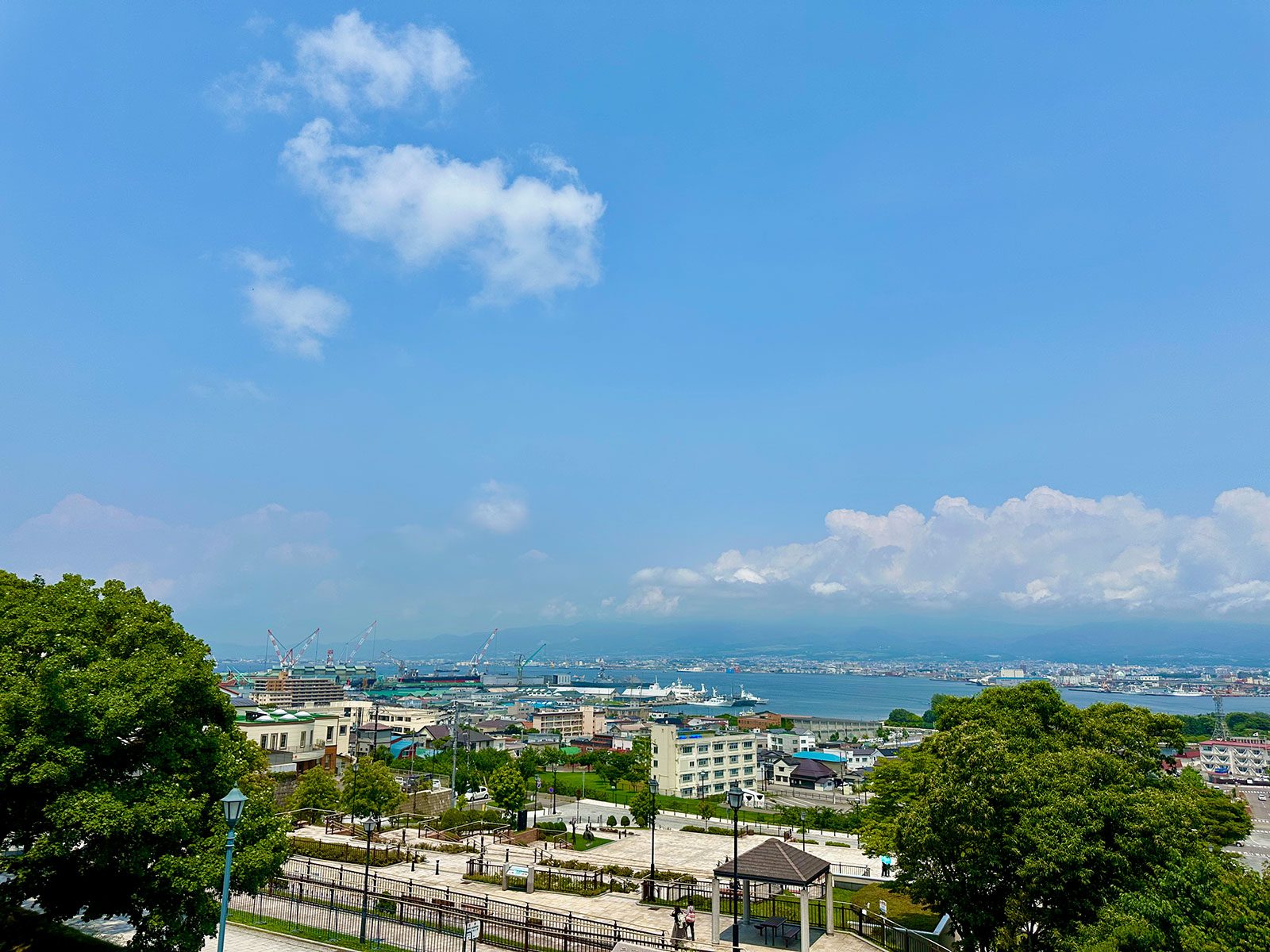 【連載】畑 亜貴「旅の空にてアニソン日和」第5回：夏の函館でこのアニソンを聴こう！ - 画像一覧（5/7）