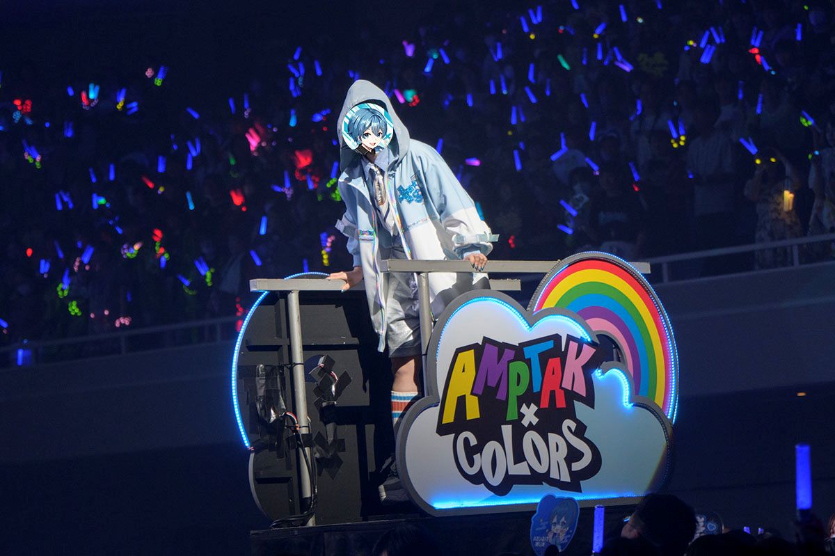 超多才2.5次元歌い手グループAMPTAKxCOLORS、初の日本武道館公演『AMPTAKxCOLORS Special Live in 日本武道館「虹」』 開催！ - 画像一覧（7/10）