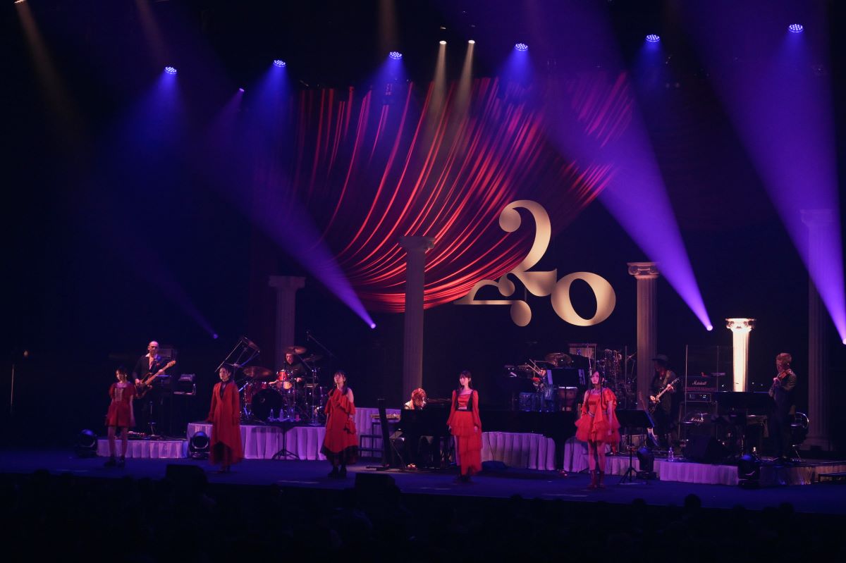 梶浦由記、Yuki Kajiura　LIVE vol.＃20～日本語封印20th Special～ ツアー、千秋楽公演のオフィシャルライブレポート公開！ - 画像一覧（5/5）