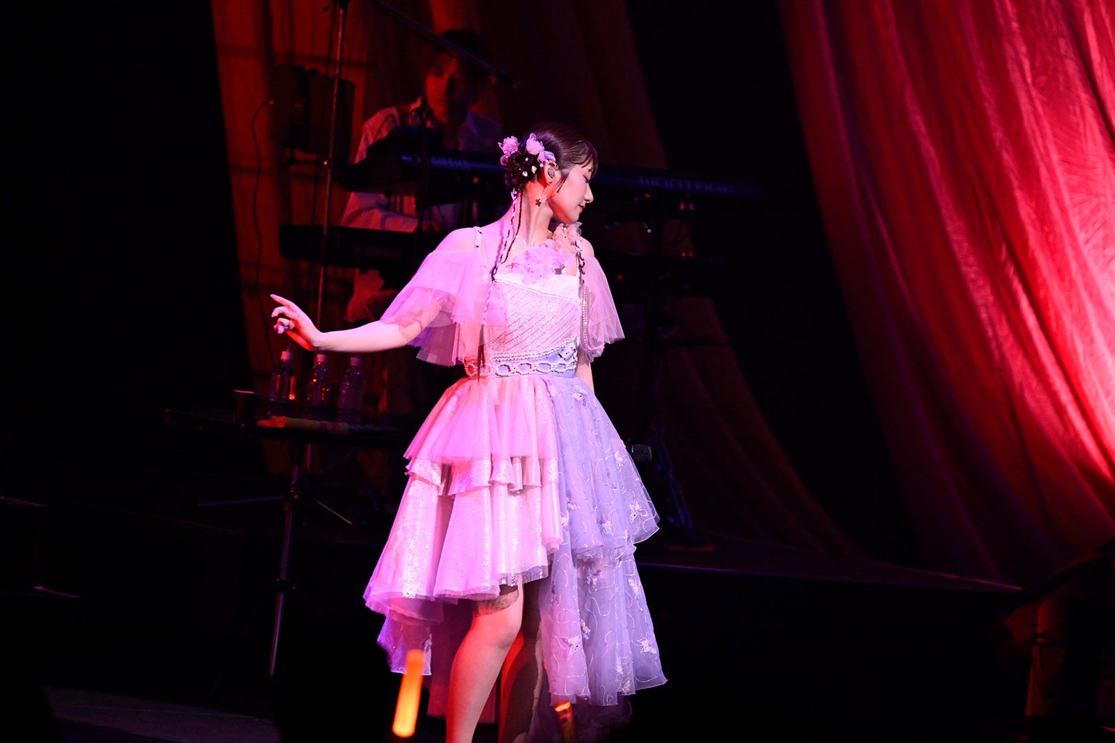 二度目の約束は、笑顔の花咲く思い出とともに――岡咲美保“Miho Okasaki 2nd LIVE 2024 ～ハッピーメモリー～ supported by animelo”ライブレポート - 画像一覧（2/4）