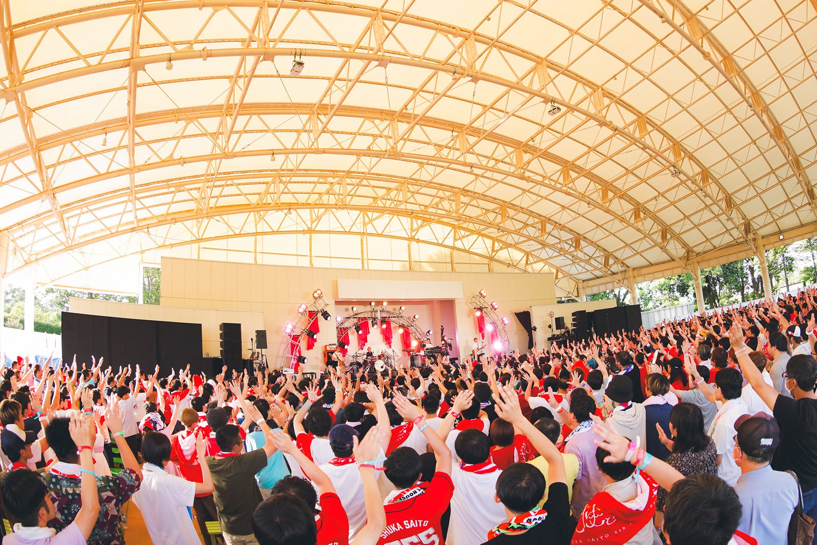 真夏の野外に現れた“天使朱夏”と“悪魔朱夏”。東武動物公園イベントステージHOLA!にて開催された斉藤朱夏の初野外ワンマン“5th ANNIVERSARY朱演2024「天使と悪魔のささやき」”初日公演をレポート - 画像一覧（10/10）