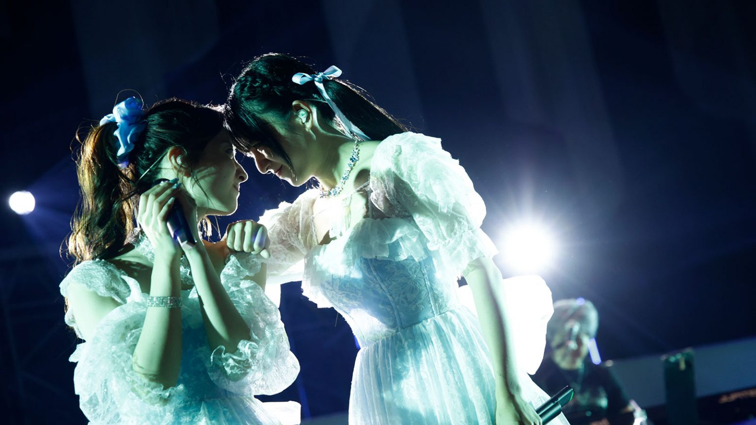 クララとカレンの集大成！ClariS、現体制での最後のツアー“ClariS AUTUMN TOUR 2024 ～Via Fortuna～”初日・LINE CUBE SHIBUYA公演をレポート！