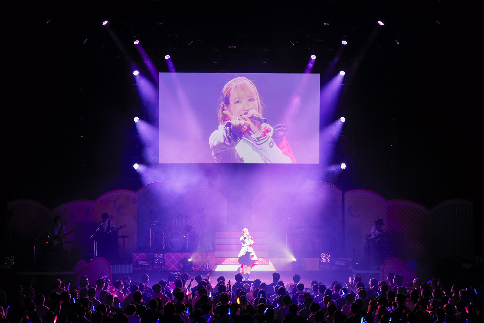 人気アイドル・mona初の“リアル”ワンマンライブ“LAWSON presents HoneyWorks 10th Anniversary 夏川椎菜 as mona ワンマンライブ＃超絶あざといファンサしちゃうぞ♡”で見た圧倒的なファンサと尊いmona愛をレポート - 画像一覧（3/20）